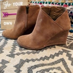 Tan wedges. Almost new!